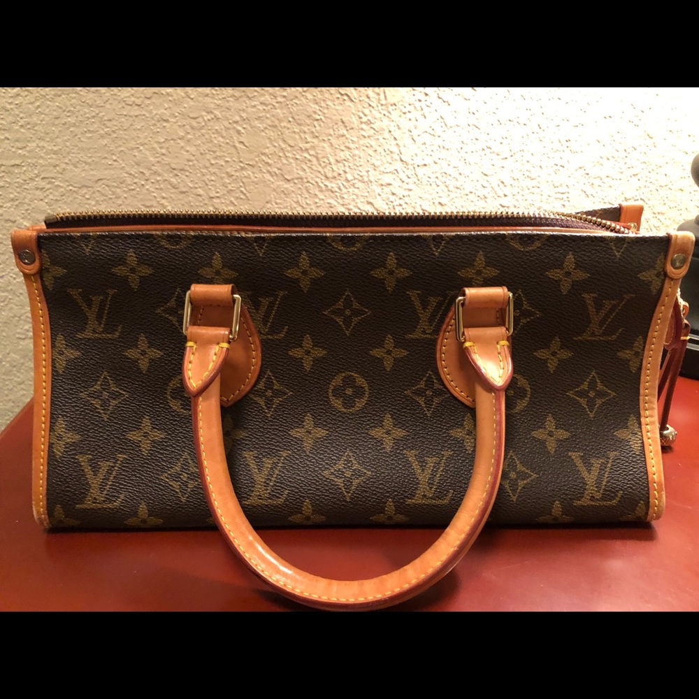 Small LV Louis Vuitton Hand Bag